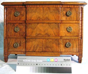 Restaurierung Miniatur-Kommode